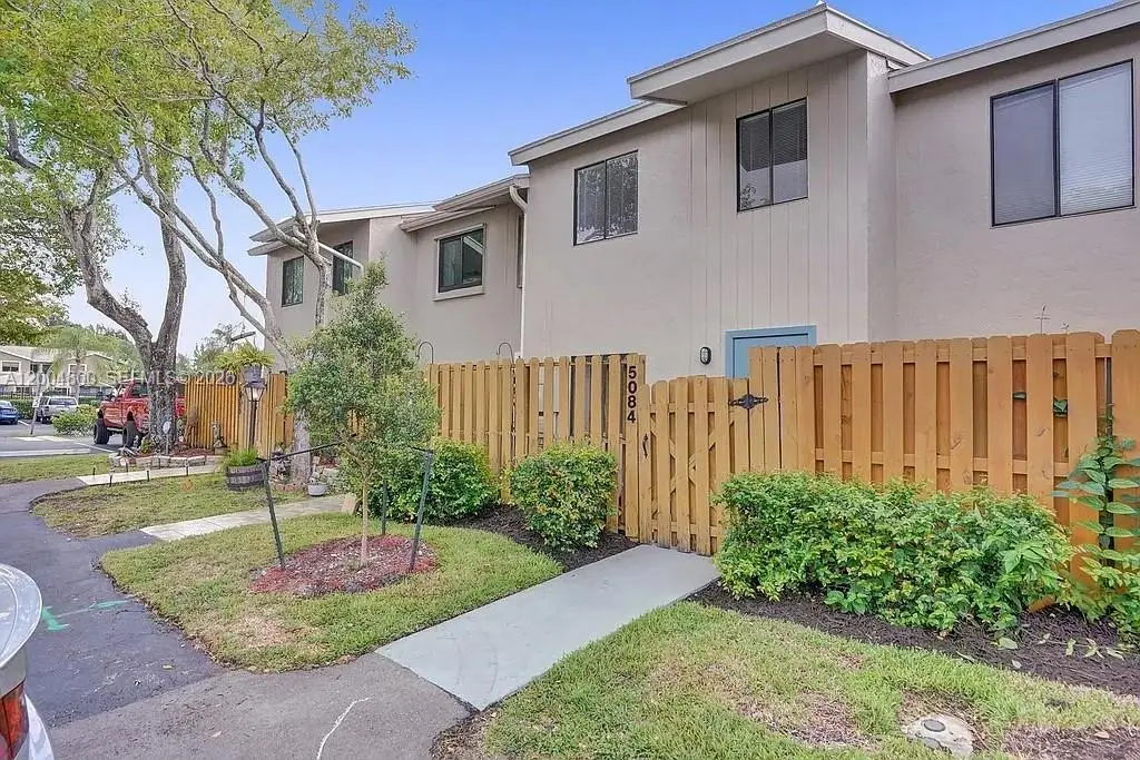 5084 S University Dr, Davie, FL 33328 - #1