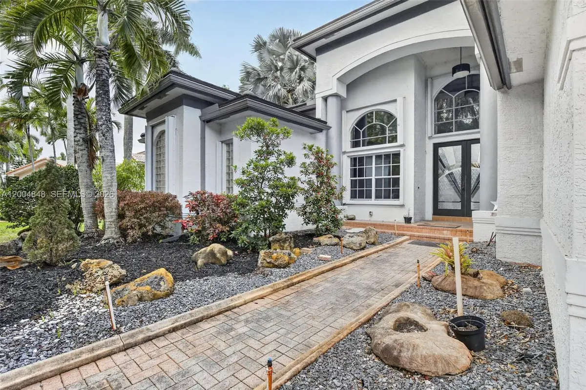 10161 N Lake Vista Cir, Davie, FL 33328 - #1