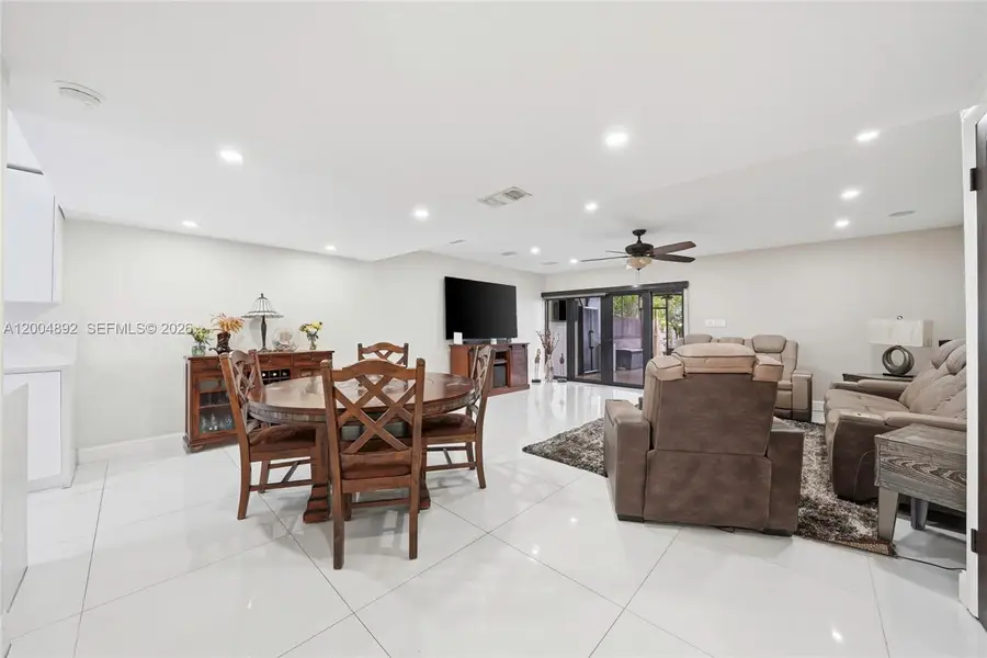 1789 W 72nd St, Hialeah, FL 33014 - #3