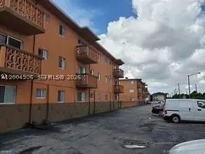 2330 NW 11th St #24, Miami, FL 33125