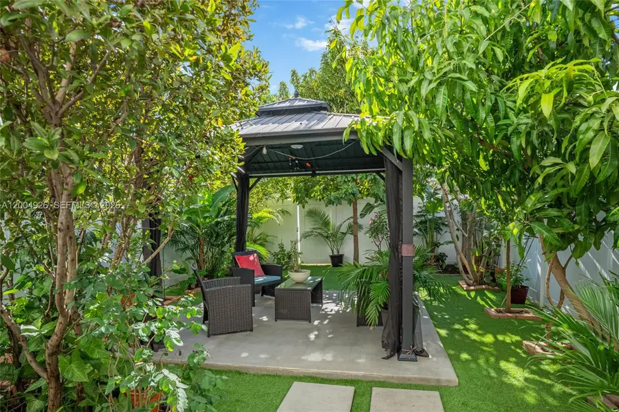 10964 W 32nd Ln, Hialeah, FL 33018 - #2