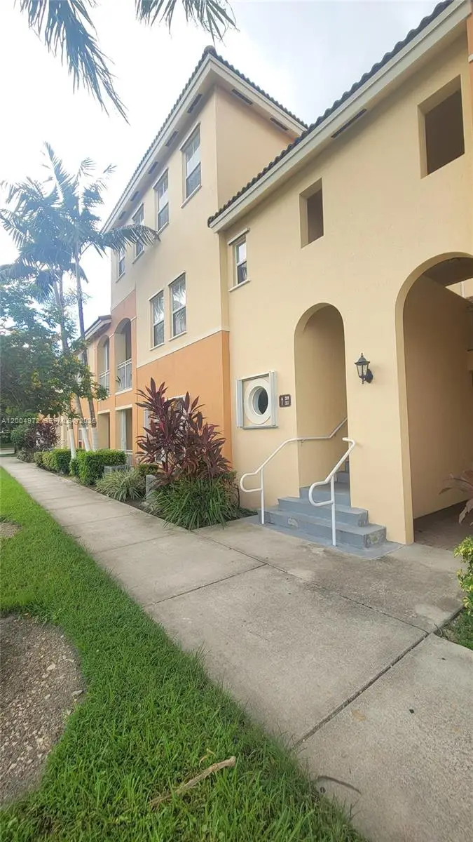 10012 NW 7th St #209, Miami, FL 33172 - #3