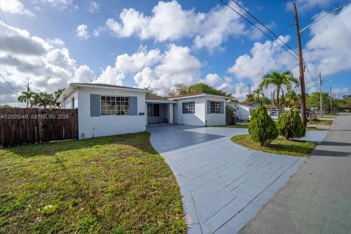 740 SW 7th Ave, Hallandale Beach, FL 33009 - #1