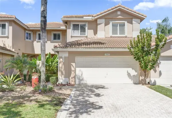 1062 SW 158th Ave, Pembroke Pines, FL 33027