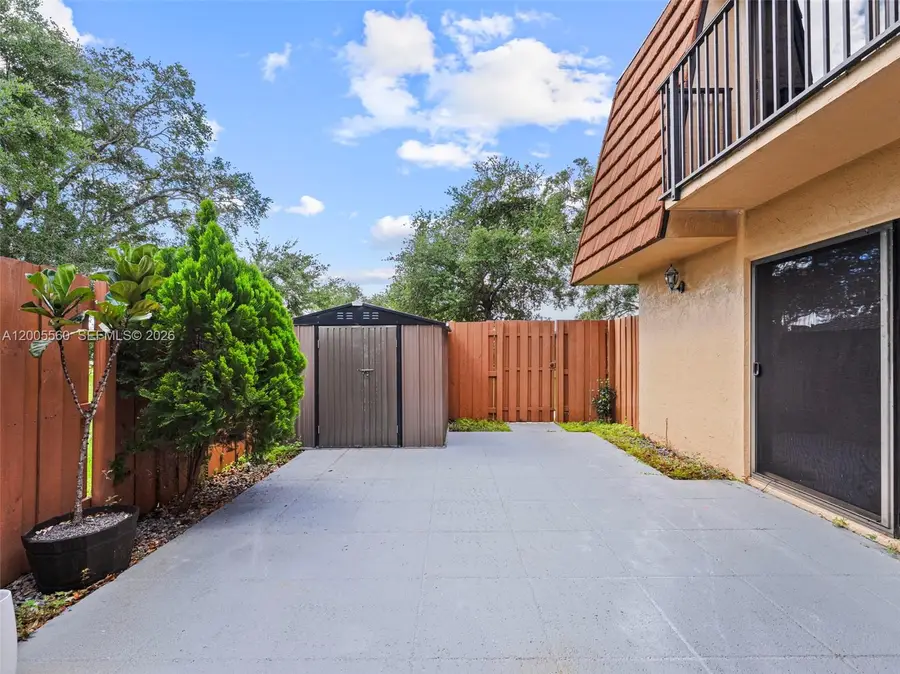 2532 Camelot Ct, Cooper City, FL 33026 - #2