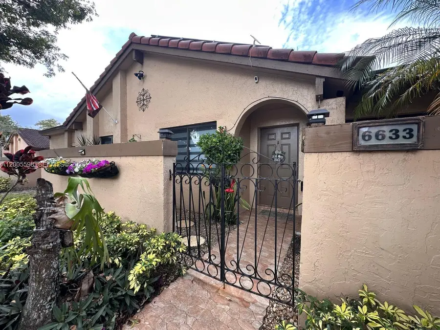 6633 NW 178th Ter, Hialeah, FL 33015 - #2