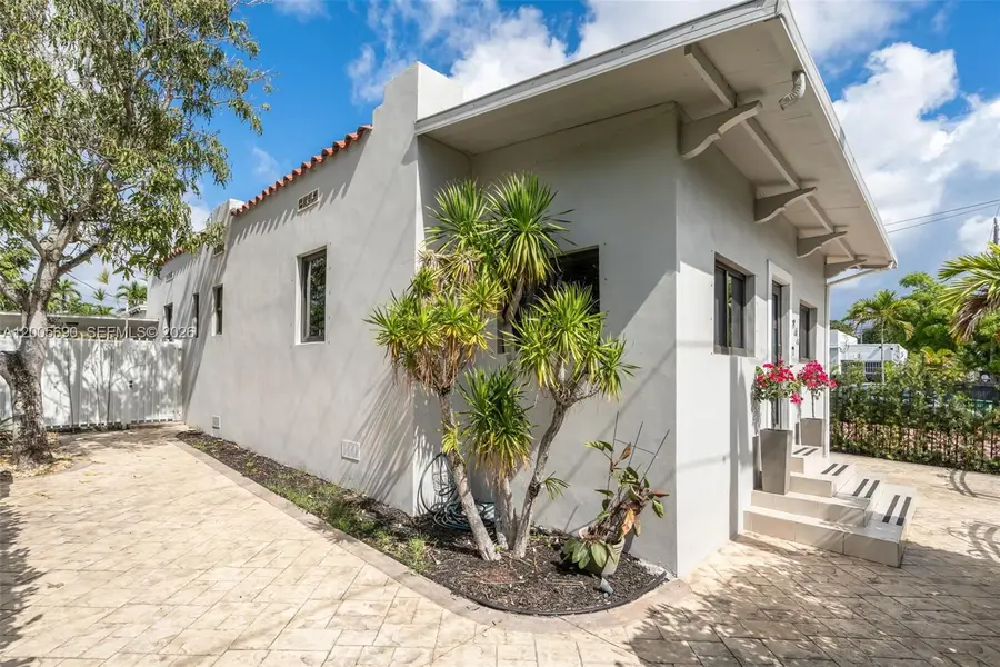 944 SW 10th Avenue, Miami, FL 33130 - #2