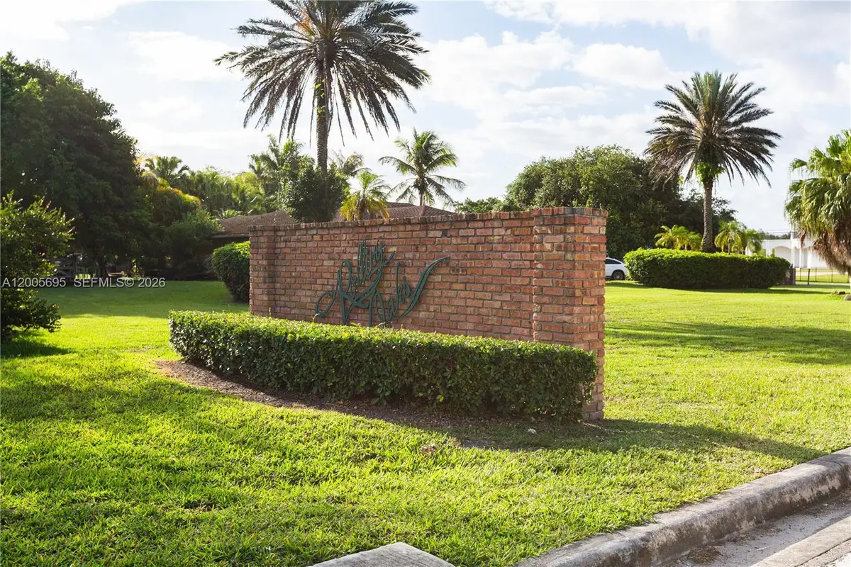 18100 SW 70th Pl, Southwest Ranches, FL 33331 - #1