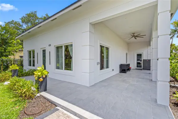 635 SW 9th St, Hallandale Beach, FL 33009