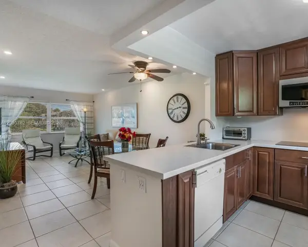 3506 NW 49th Ave #511, Lauderdale Lakes, FL 33319