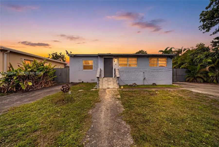 300 E 43rd St, Hialeah, FL 33013 - #2