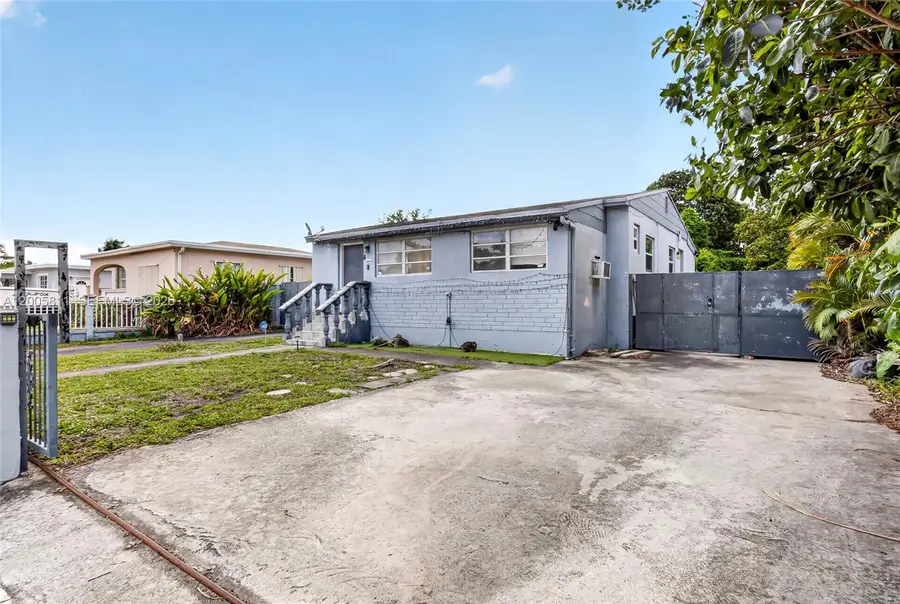 300 E 43rd St, Hialeah, FL 33013 - #3
