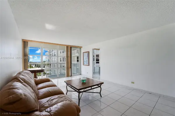 231 174th St #617, Sunny Isles Beach, FL 33160