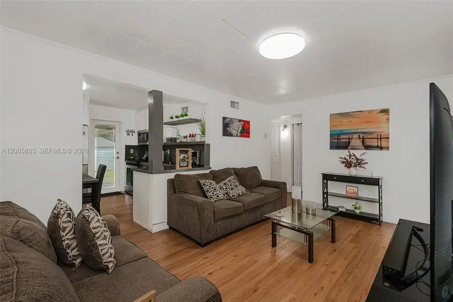 367 E 46th St, Hialeah, FL 33013 - #2