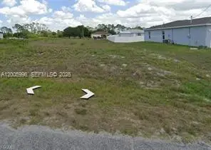 9046 Green Cir, Port Labelle, FL 33935 - #2