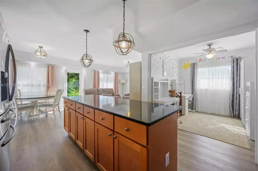 4001 SW 73rd Ave, Davie, FL 33314 - #3