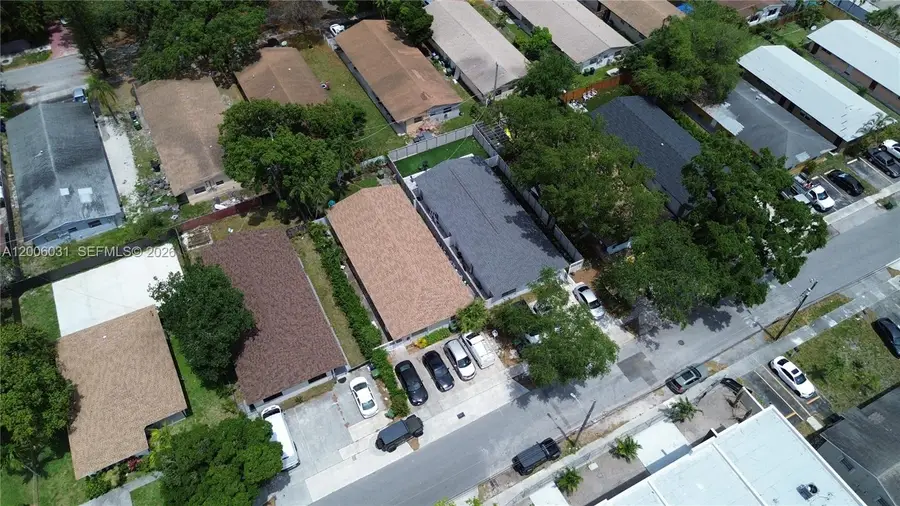 102 SW 9th St, Hallandale Beach, FL 33009 - #3