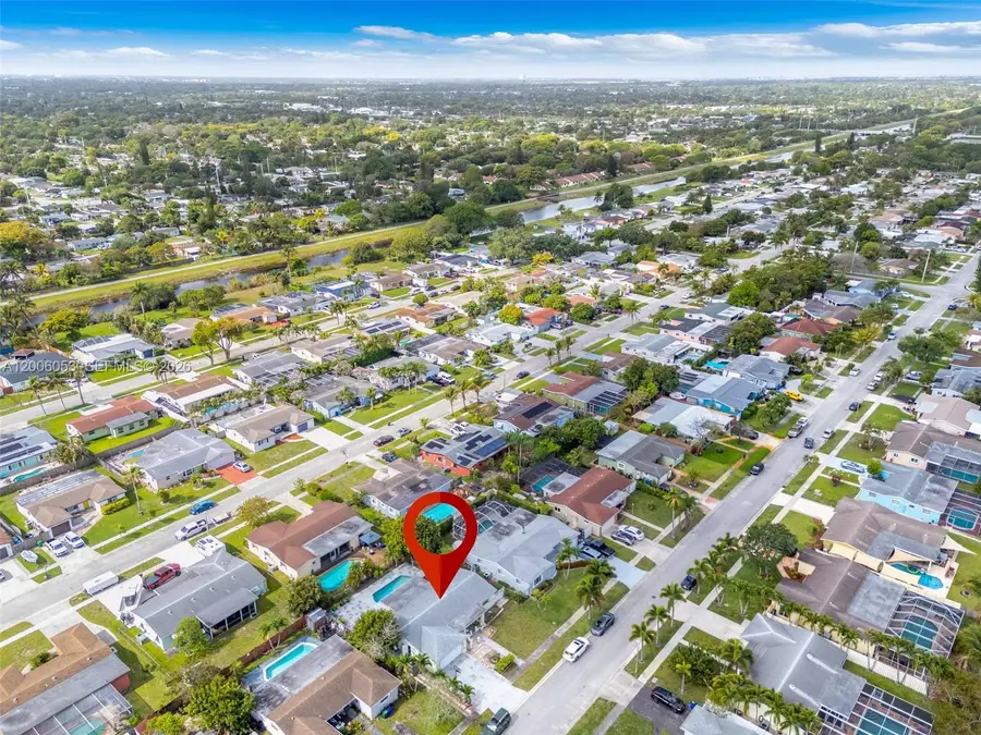 6534 NW 2nd St, Margate, FL 33063 - #3