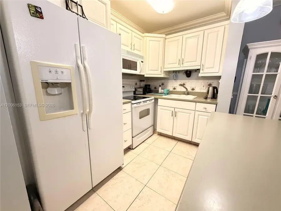 1520 Mckinley St #210E, Hollywood, FL 33020 - #2