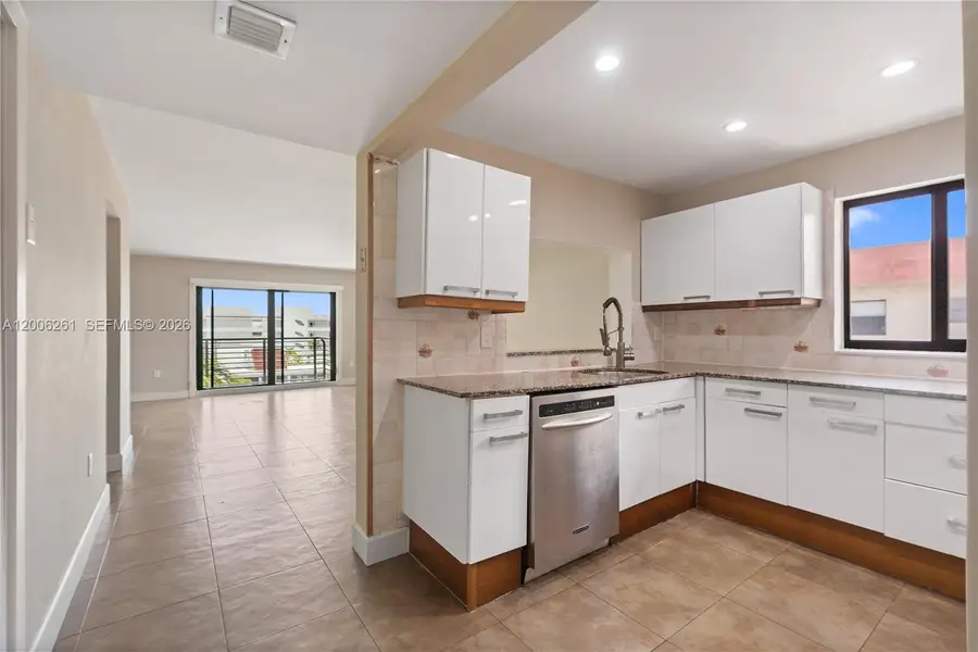 7801 Abbott Ave #508, Miami Beach, FL 33141 - #2