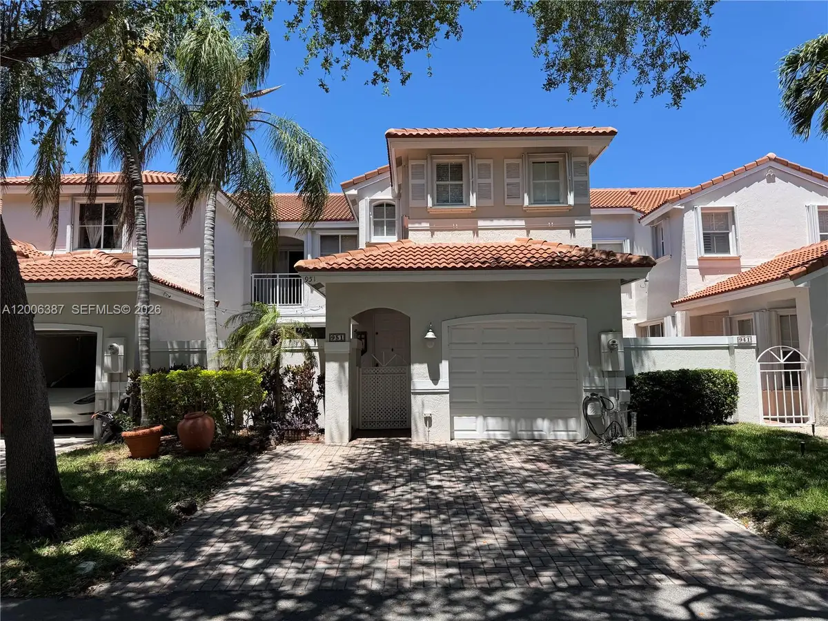 941 Doveplum Ct, Hollywood, FL 33019 - #1