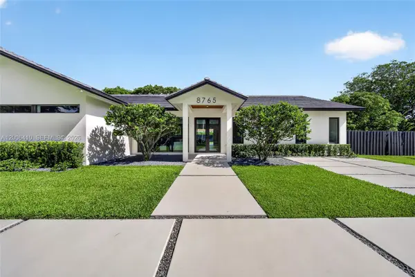 8765 SW 175th St, Palmetto Bay, FL 33157