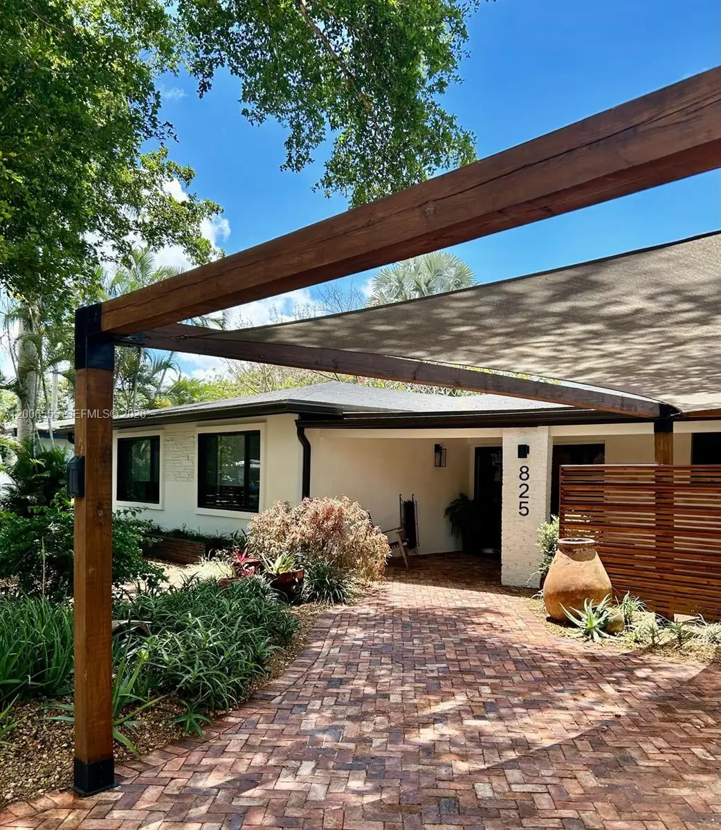 825 N Bel Air Dr, Plantation, FL 33317 - #1