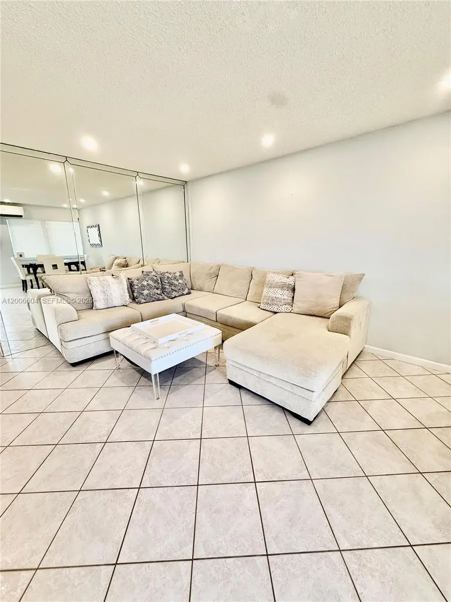 800 SW 11th Ave #19A, Hallandale Beach, FL 33009 - #3