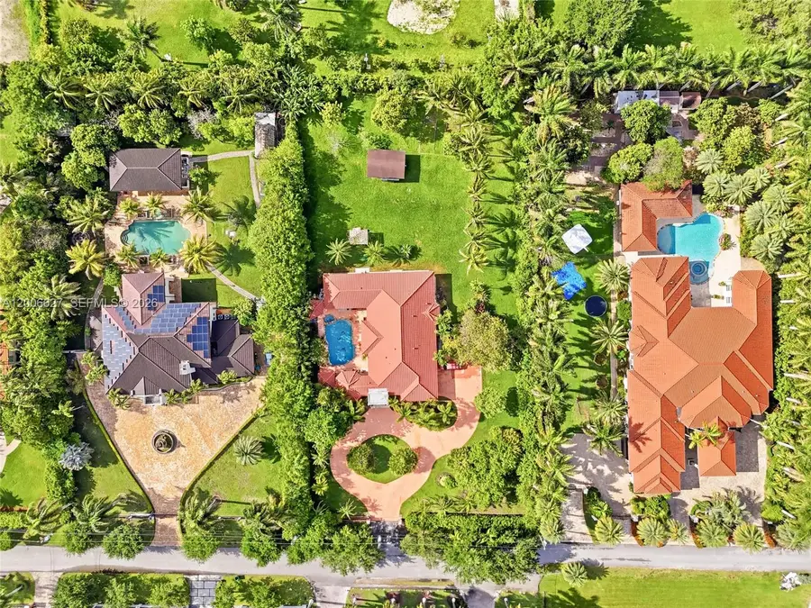 9898 NW 133rd St, Hialeah Gardens, FL 33018 - #2