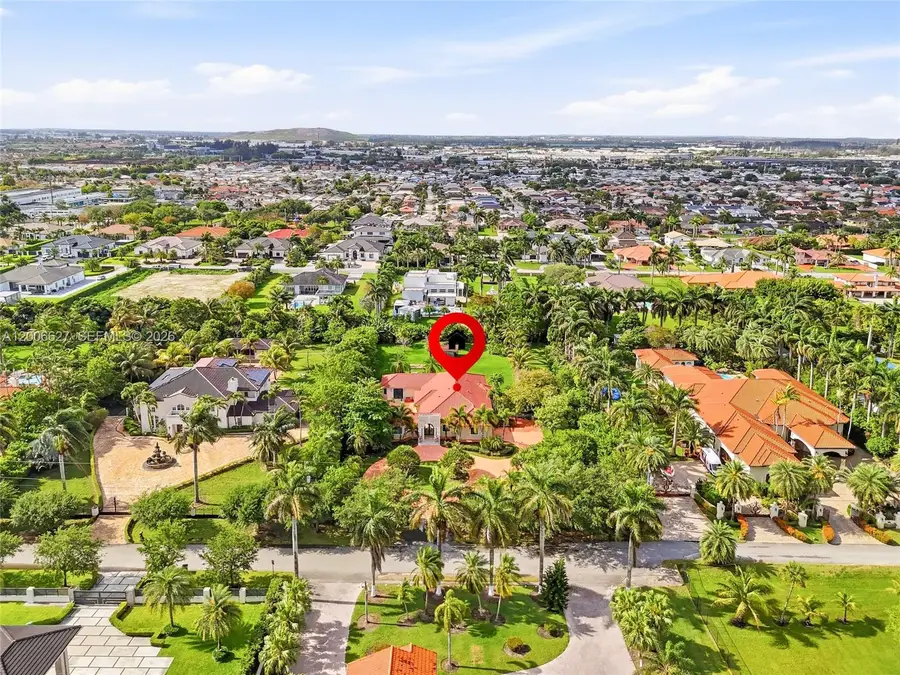 9898 NW 133rd St, Hialeah Gardens, FL 33018 - #3