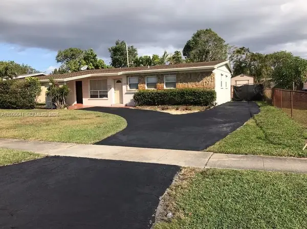 1118 NW 43rd Ter, Lauderhill, FL 33313