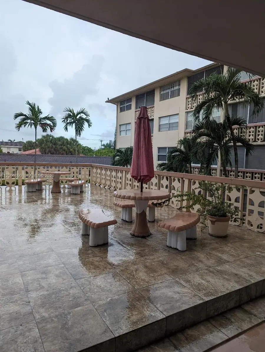 211 NE 8th Ave #209, Hallandale Beach, FL 33009 - #2