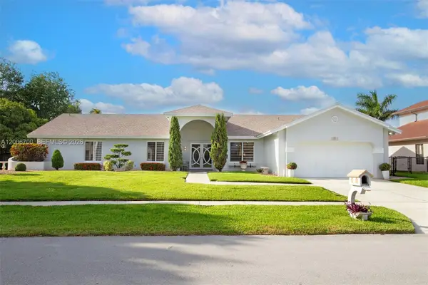 20071 NW 5th St, Pembroke Pines, FL 33029
