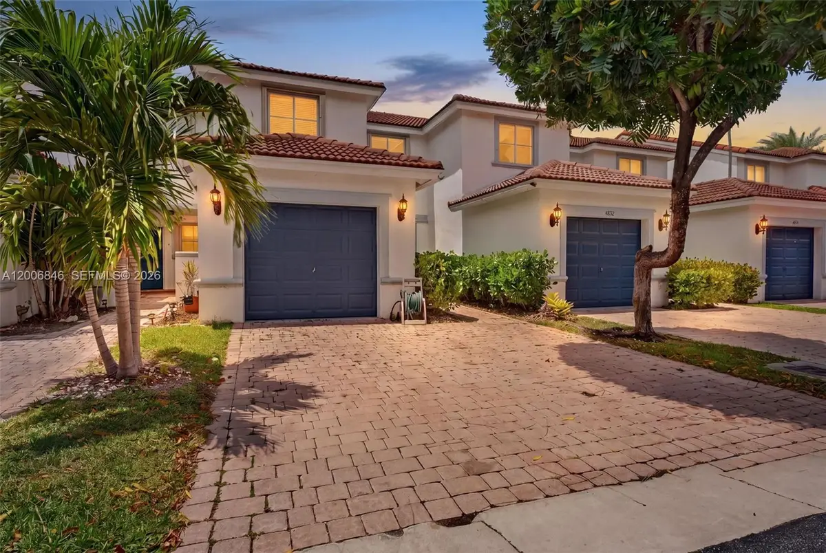 4822 NW 114th Ct, Doral, FL 33178 - #1
