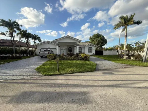 Address Withheld By Seller, Miami, FL 33175