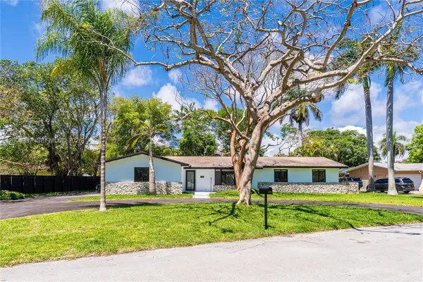 17737 SW 86th Ave, Palmetto Bay, FL 33157