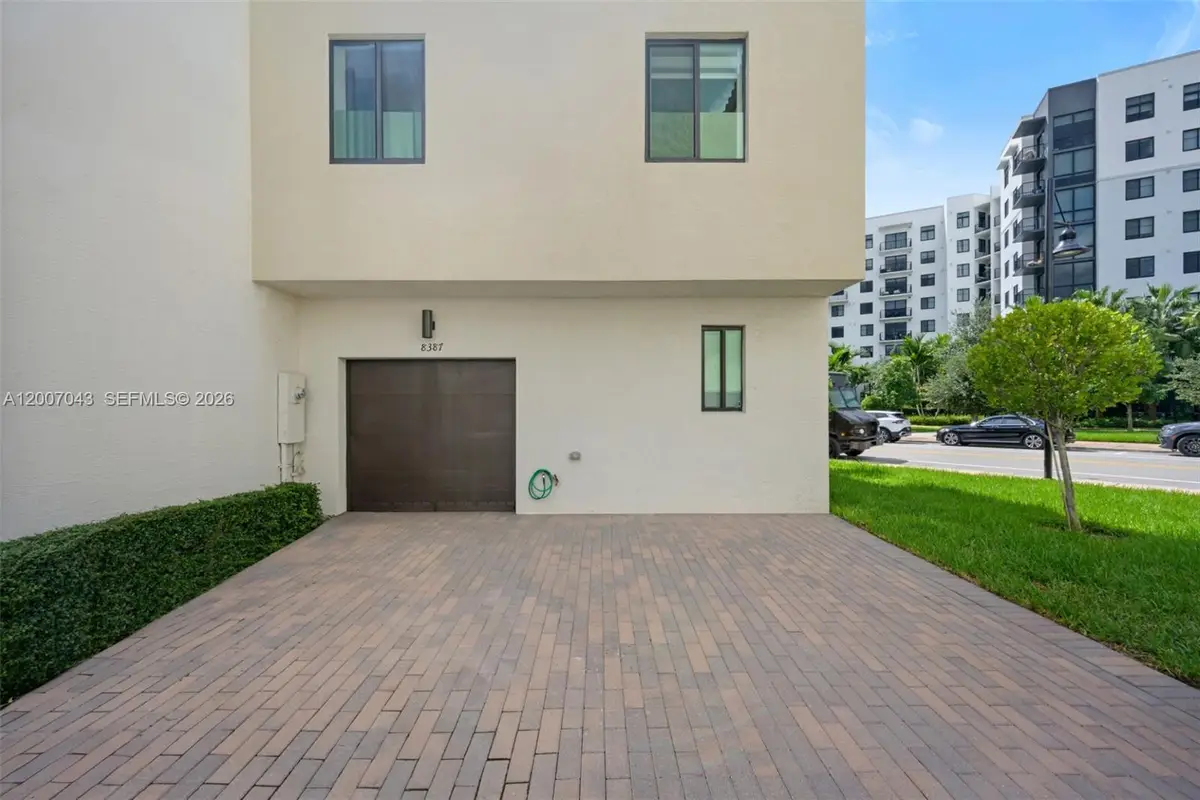 8387 NW 43rd St, Doral, FL 33166 - #1