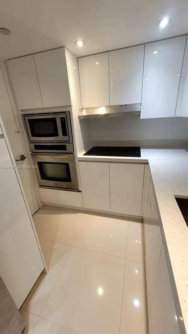 1200 West Ave #PH18, Miami Beach, FL 33139