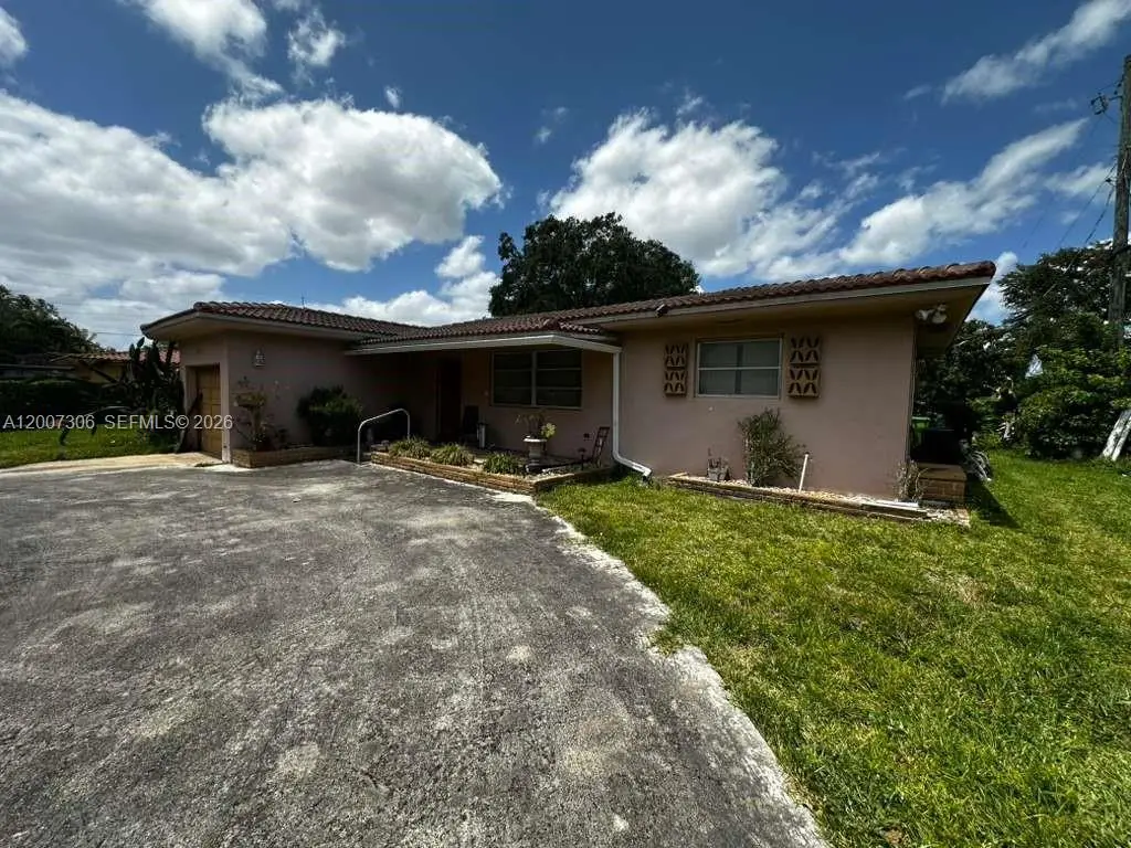 15 NW 88th St, El Portal, FL 33150 - #1
