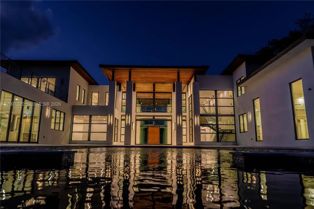 6290 Chapman Field Dr, Pinecrest, FL 33156 - #1