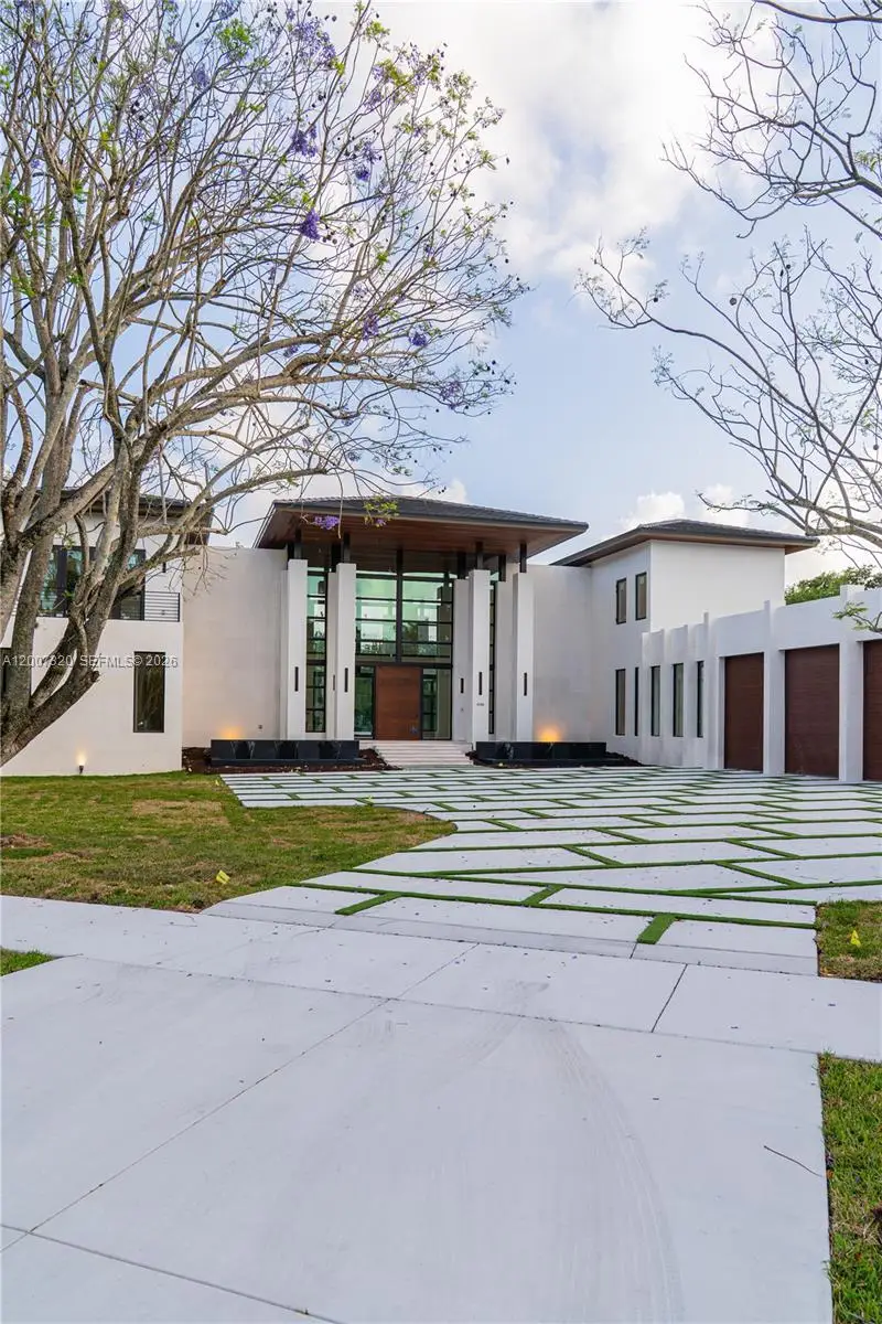 6290 Chapman Field Dr, Pinecrest, FL 33156 - #3