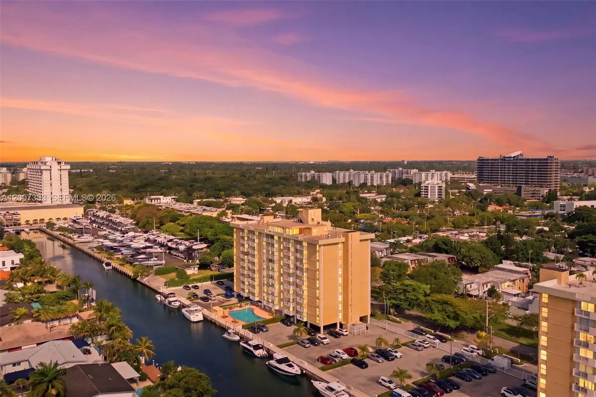 2000 NE 135th St #PH, North Miami, FL 33181 - #1