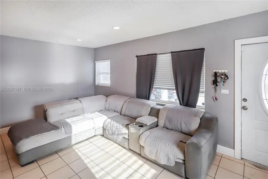 571 E 60th St, Hialeah, FL 33013 - #3