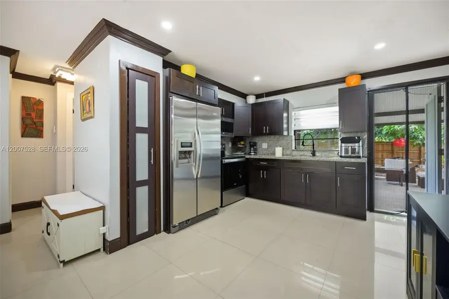 6870 Thomas St, Hollywood, FL 33024 - #2