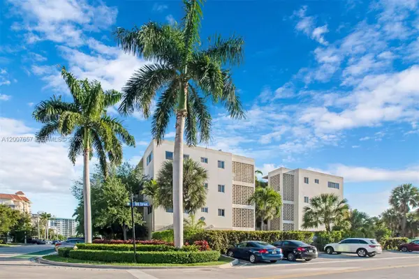 10001 W Bay Harbor Dr #208, Bay Harbor Islands, FL 33154
