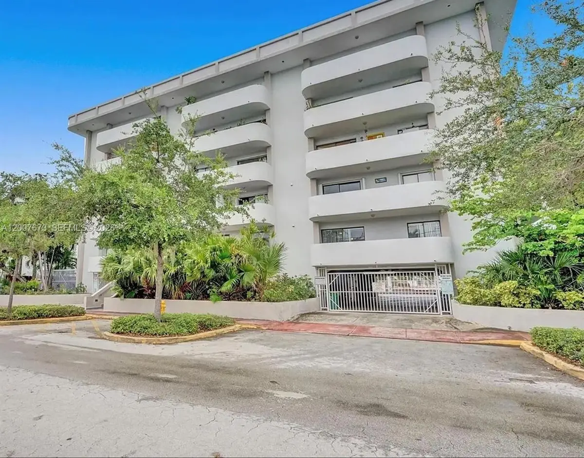 110 S Shore Dr #5B, Miami Beach, FL 33141 - #1