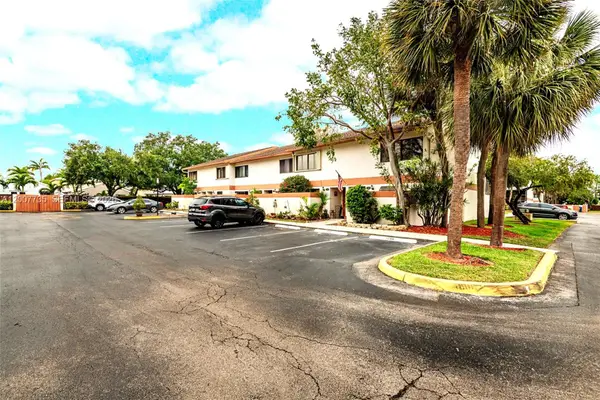 7111 SW 42nd Pl, Davie, FL 33314