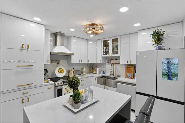 15201 SW 177th Ter, Miami, FL 33187