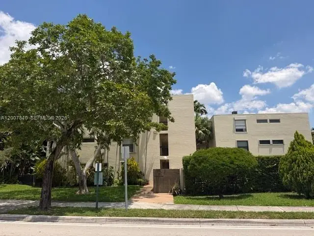709 Curtiss Pkwy #20, Miami Springs, FL 33166 - #1