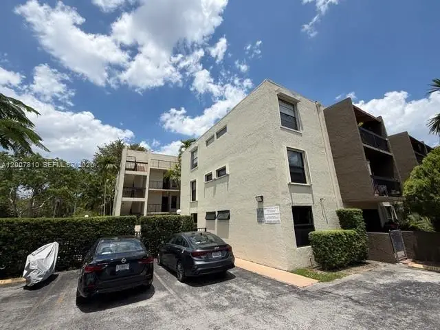 709 Curtiss Pkwy #20, Miami Springs, FL 33166 - #3